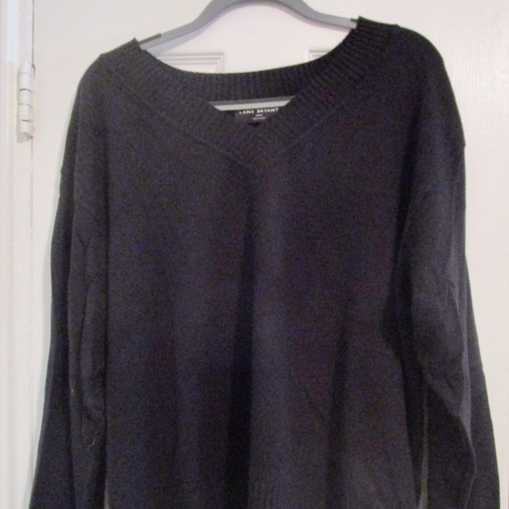 LANE BRYANT Womens Basic Black V-Neck Sweater  Size 18/20 Long Sleeved BIN1-0016